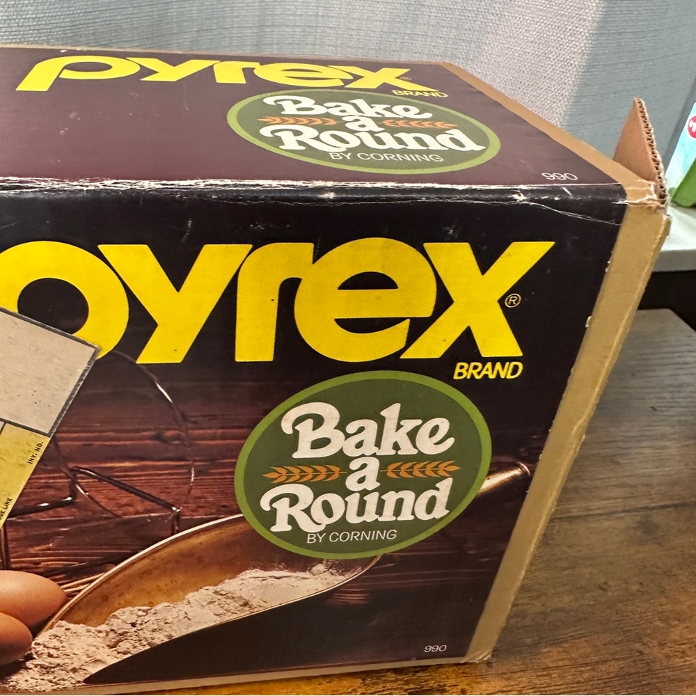 Pyrex Bread Baking Tube Box - Brown and Yellow Graphics - Picture 4 of 7